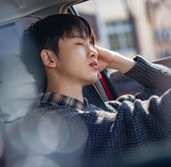 双男主吃瓜娱乐圈文,瓜田里的甜蜜较量